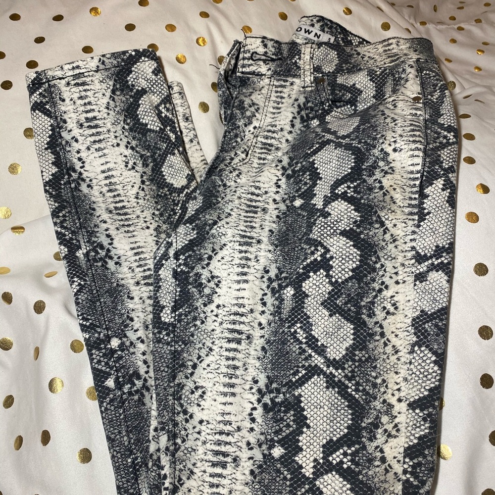 GREY SNAKESKIN SKINNY JEANS
